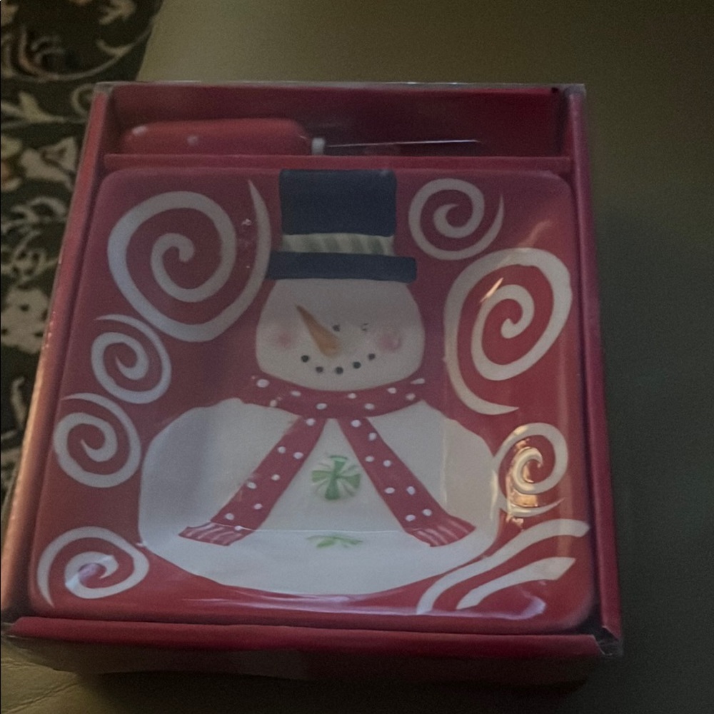 NIB! Snowman Ceramic Dish with Spreader.
